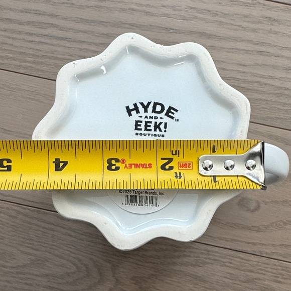 White Ghost Stoneware Mug - Picture 4 of 12